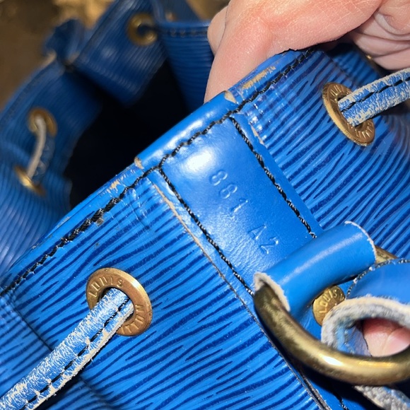 Louis Vuitton blue Epi Noe - Picture 14 of 17